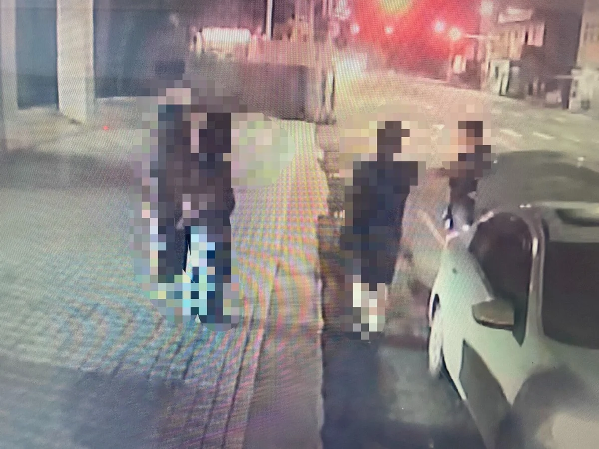 暗夜爆胎停在講美派出所前 暖警先送高齡母親返家