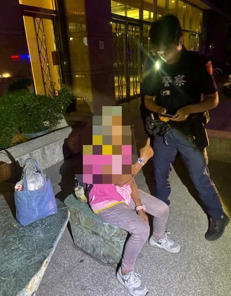 臺南家屬趕路3個半小時　利嘉警陪迷途長者等到團圓