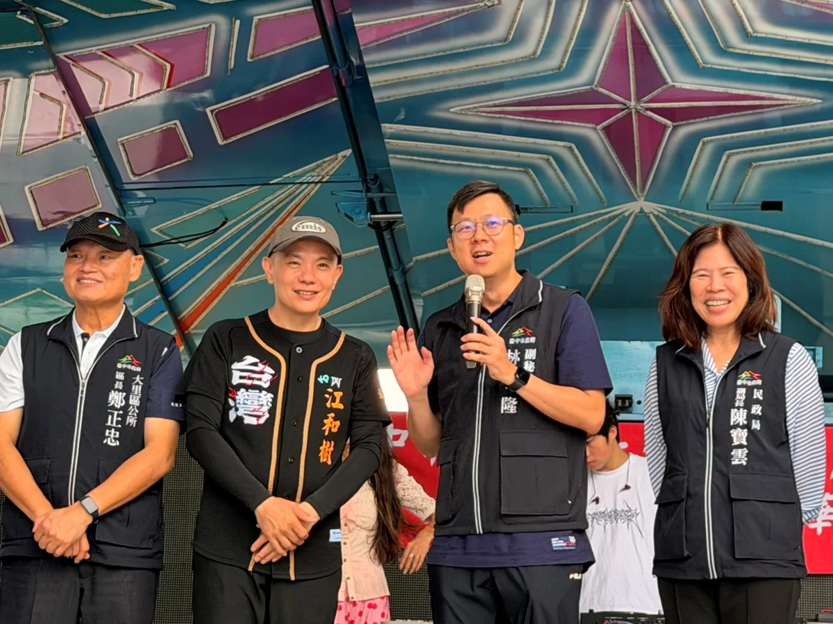 十九甲健康公園開打水仗 大里人潑水節吸引親子消暑