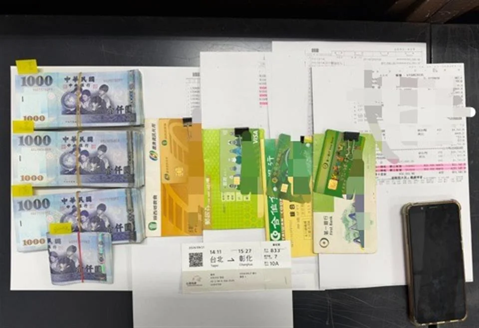 伸港面交近三十萬元 和美警埋伏逮提款車手及收水手