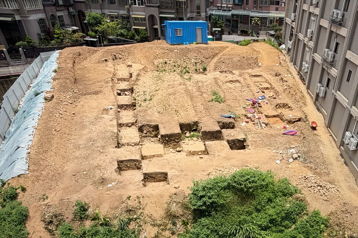 走進五股石土地公Ⅱ遺址 十三行暑期考古田野學校實地發掘