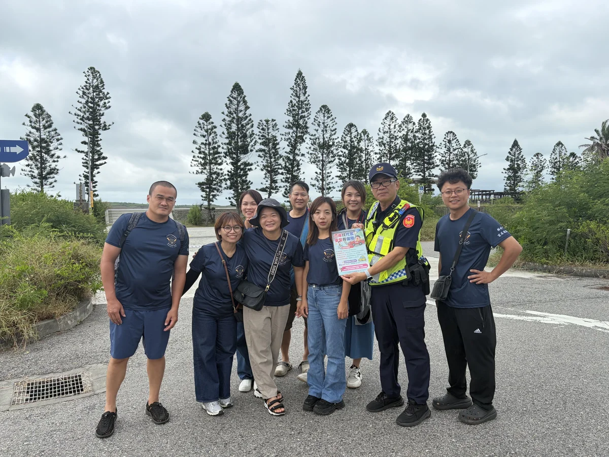 白沙警走進工地餐廳宣導反酒駕 提醒遊客莫存僥倖