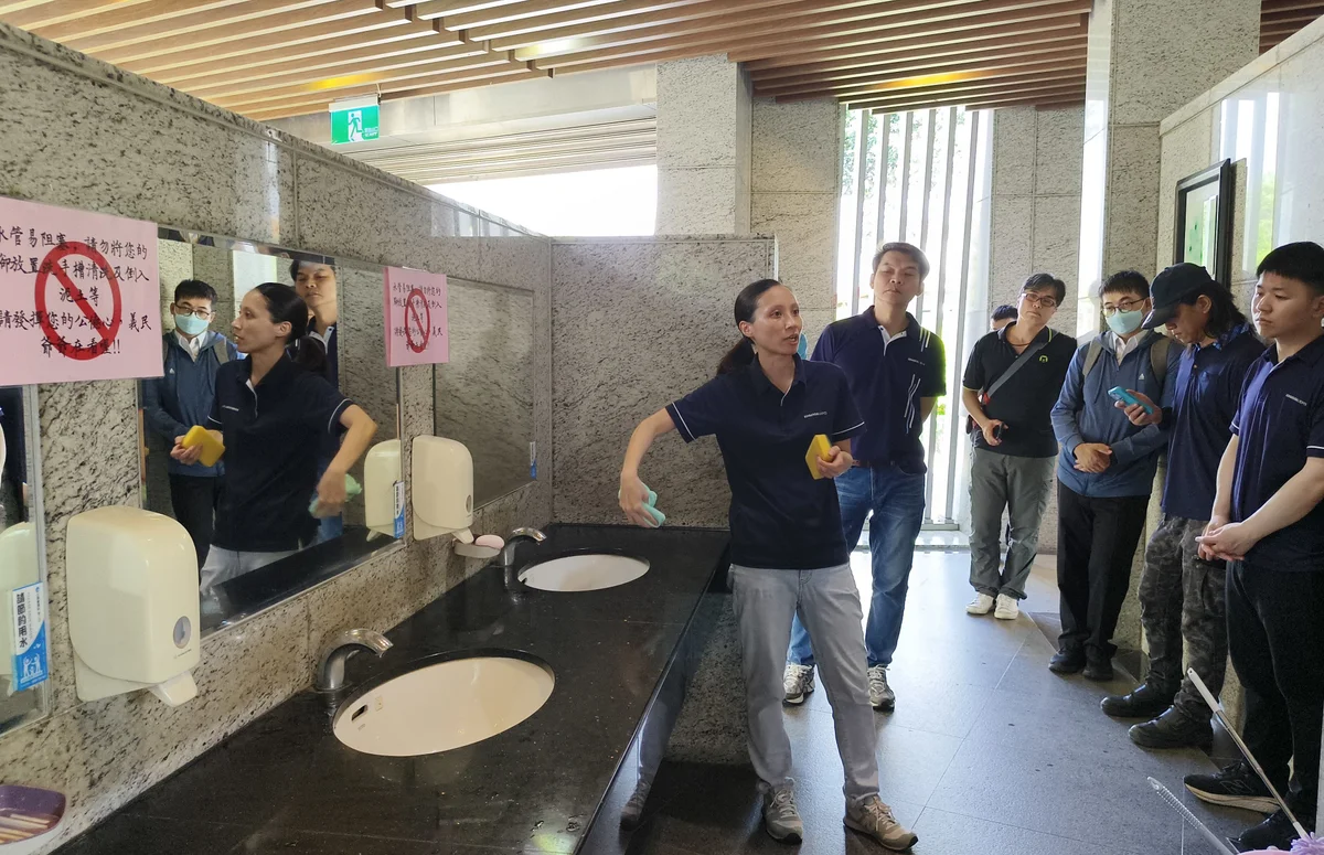 從清潔流程到友善設施 新埔義民廟辦公廁維護講習