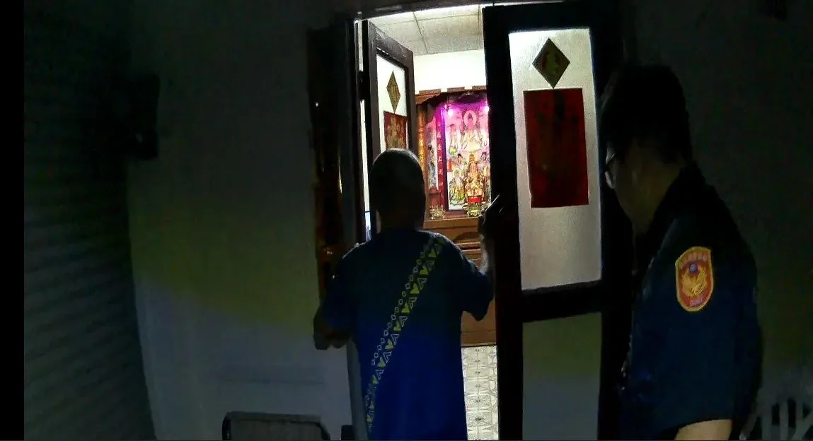 長者深夜跌倒說不清住處 成功警尋訪鄰里陪同返家