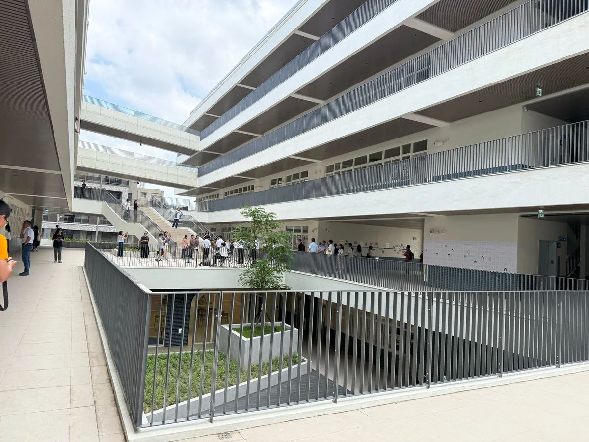 首屆學生帶家長逛校園 竹北實中開箱學習日常