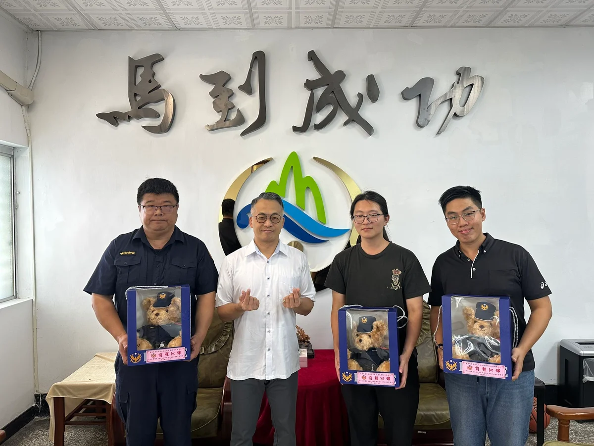 三警調任告別成功分局 劉紹弘留下三十餘年服務足跡