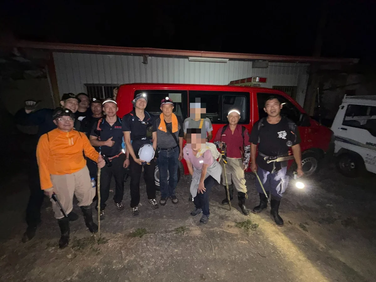 獅潭和興山區兩人迷途 消防與義消陪同下山平安歸來