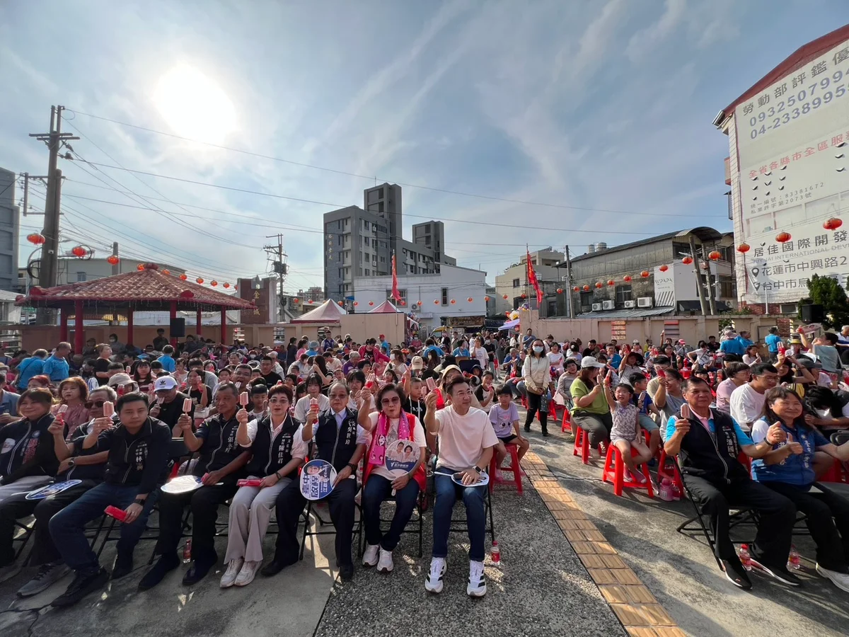 大里金城宮前笑聲不斷　千名親子同看傳統藝術巡演