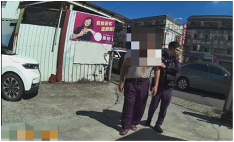 車速忽快忽慢引警覺 彰化警即時救下身體不適駕駛
