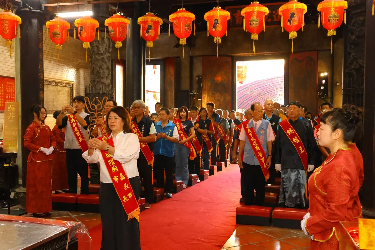 鐘鼓聲中依古禮祝壽 嘉義城隍信仰延續百年傳統