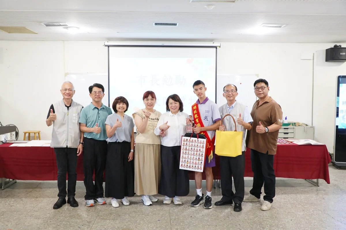 在民生國中分享生命故事 嘉義市3名得主接力傳遞勇氣