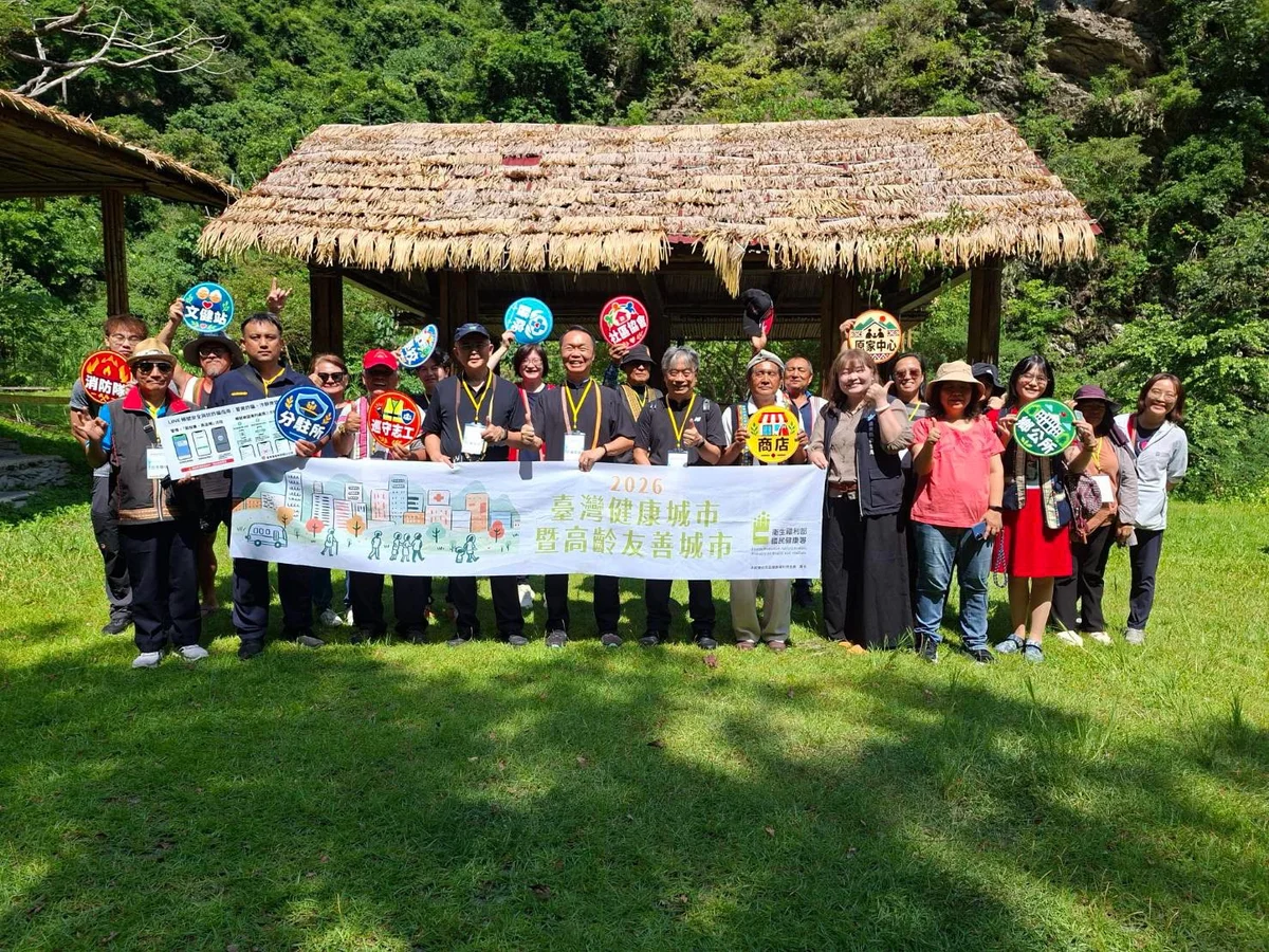 從路口停讓到訊息查證　關山警在蝴蝶谷提醒長者安全