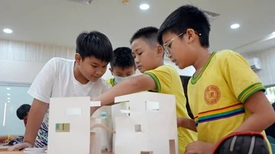 親手蓋一座綠美圖 龍井孩子用模型探索極簡建築美學