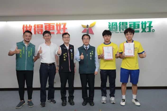 港明高中兩生休士頓奪FTC控制獎 台灣首度拿下這項紀錄