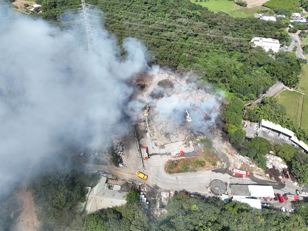 苑裡水坡里垃圾轉運站仍悶燒　南部居民須留意呼吸防護
