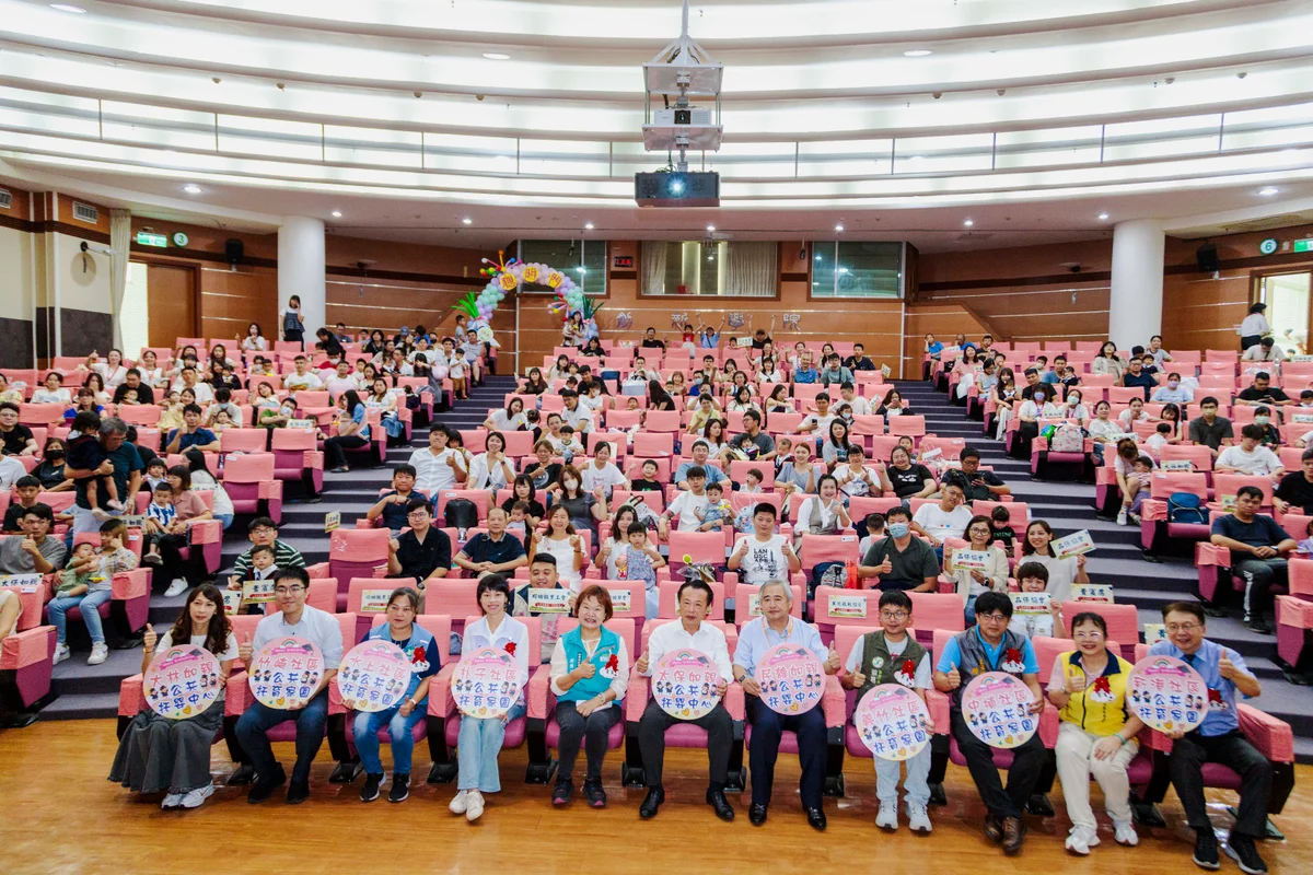 90名孩子走過聰明門 嘉義縣公托首屆畢業典禮留下成長一刻