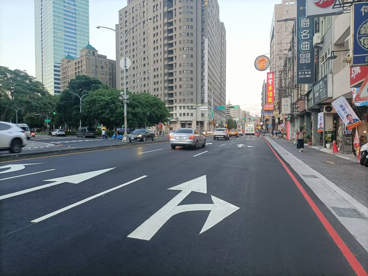 南區復興路前兩工區完成刨鋪 東興路至文心南路續施工