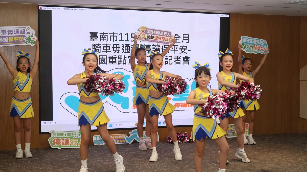 孩子用答喙鼓談路口安全 台南交通安全月從校園出發