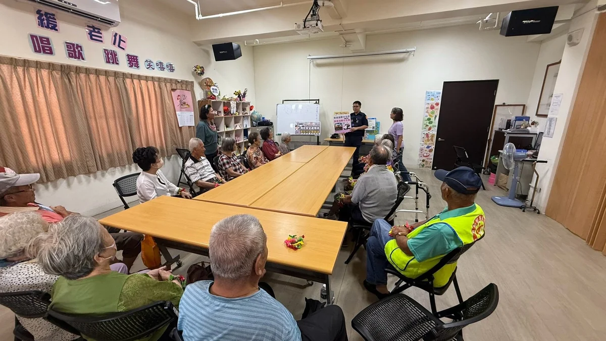 池上長者聽防詐也學換照 關山警把新制帶進照顧中心
