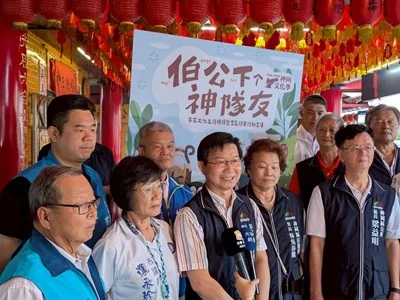 神岡人週末齊聚車仔頭廟埕 做粄粽、丟炮城體驗伯公客家文化