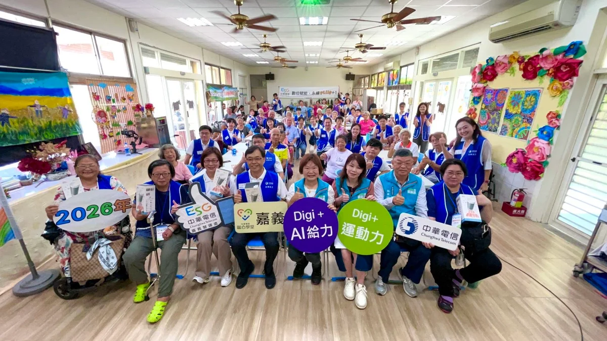 松竹社區最後一堂馨心學堂 長輩從數位工具認識AI