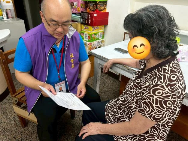 花兩年訪查萬名獨居長輩 嘉義市跨局處走進家門送關懷