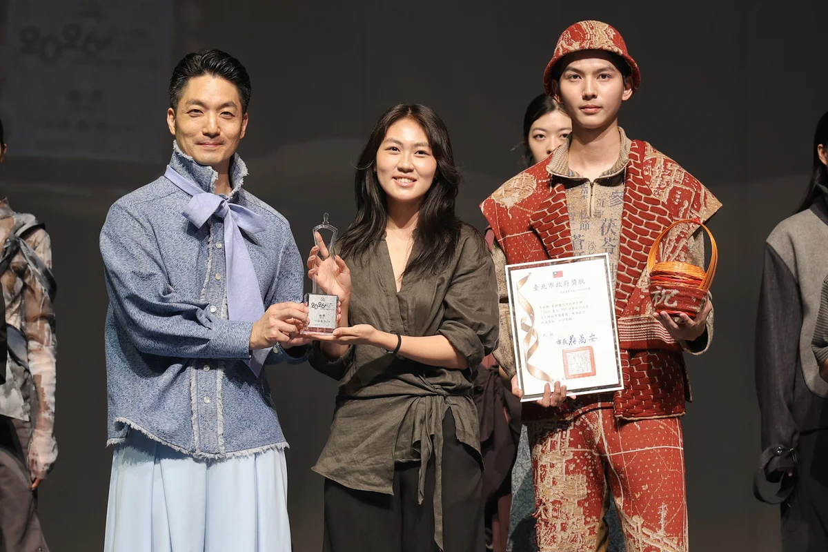 穿上去年金獎作品站上藍盒子 台北好時尚選出新銳設計師