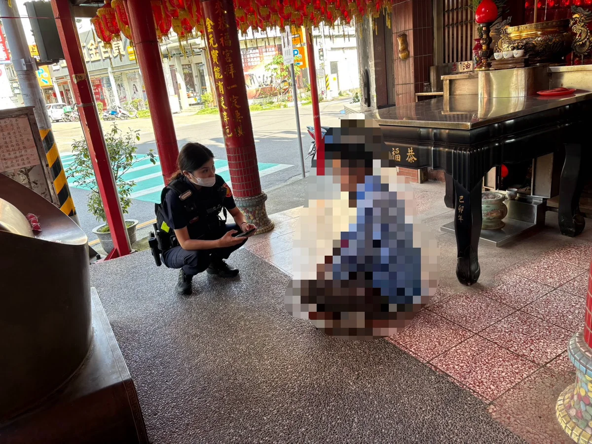 男子疲憊倒臥員林路旁 員警耐心查身分助他返家