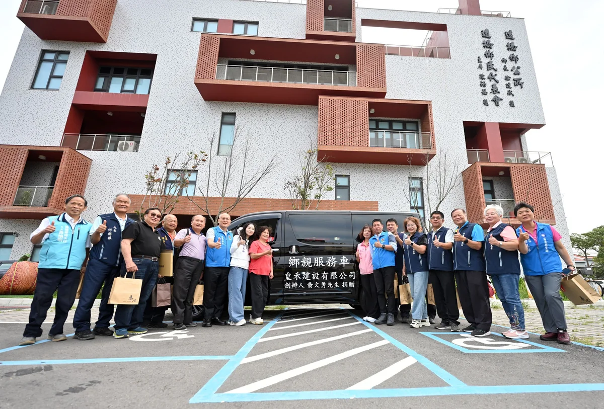 母親完成黃文勇遺願　捐服務專車接送造橋九村民眾
