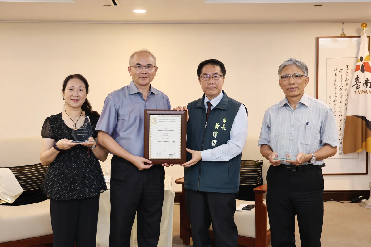 台南童聲唱進布達佩斯 右武衛合唱團抱回桂冠獎