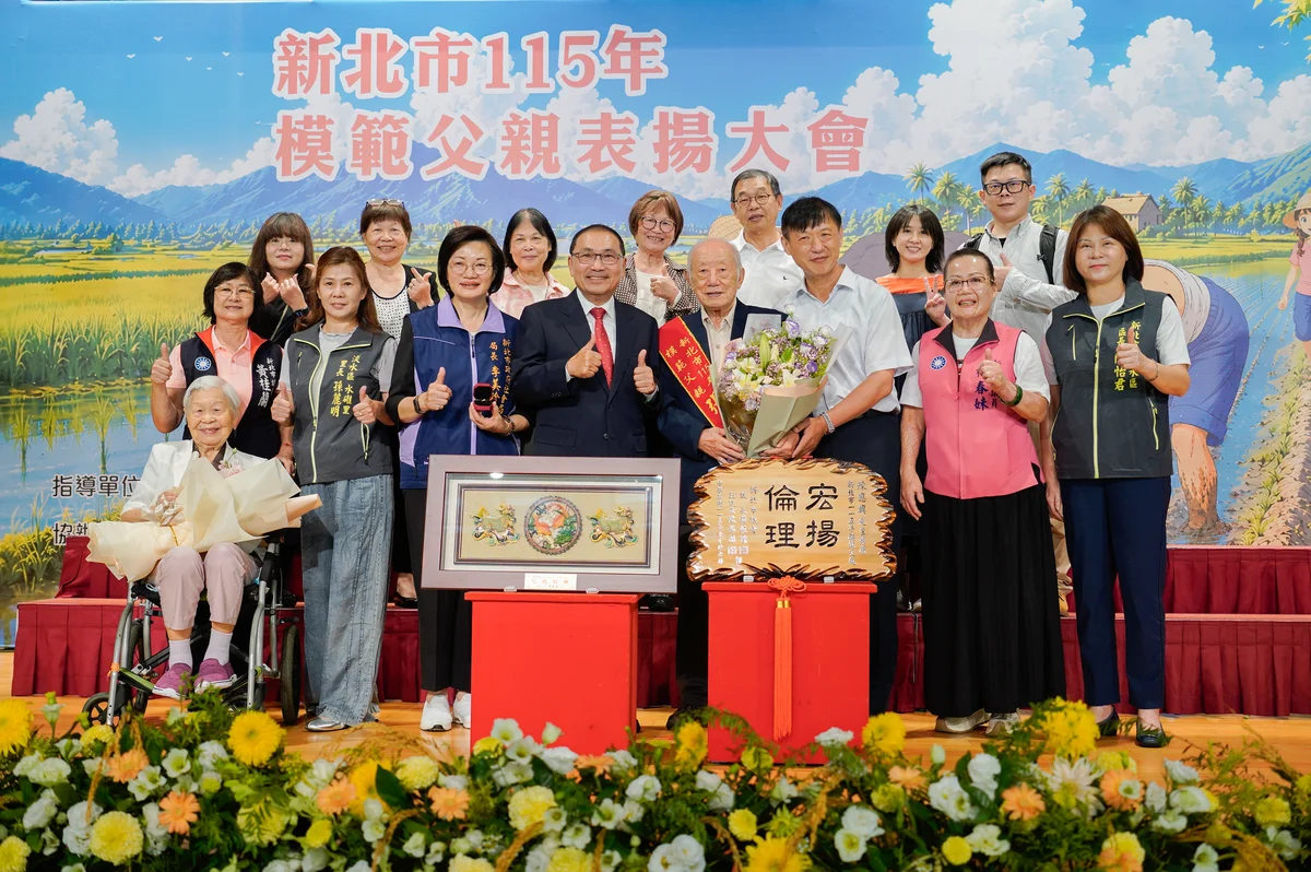 檢字排版拉拔七名兒女　張芳同獲新北模範父親