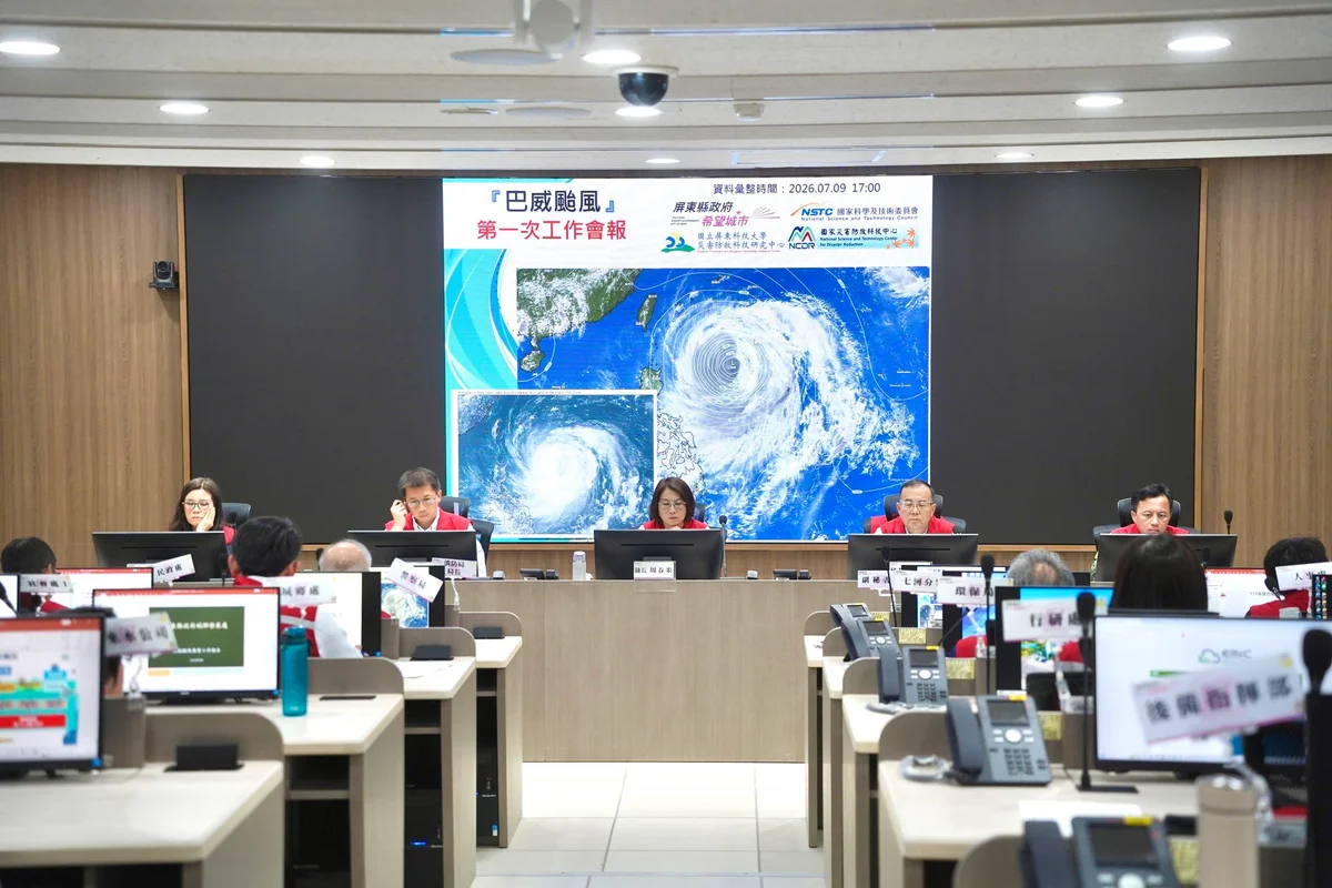 巴威逼近屏東加強戒備　周春米宣布10日正常上班上課