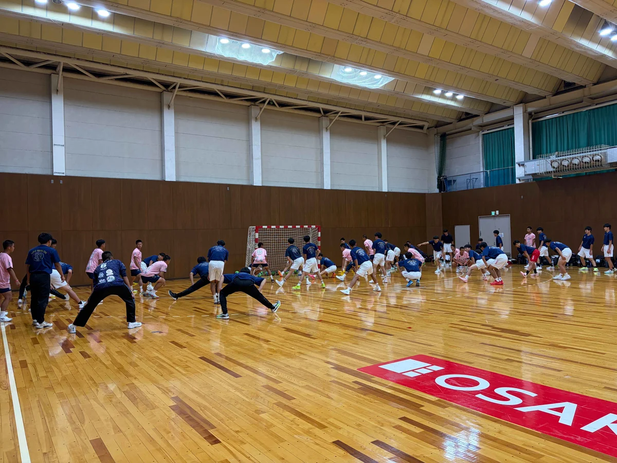 日本合訓後直奔香港 麗山高中手球隊跨級奪季軍