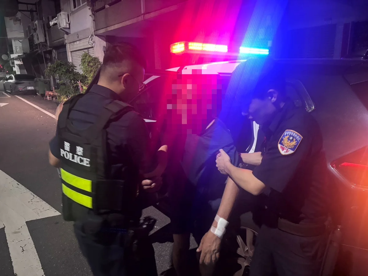 夜巡看見老翁街頭徬徨 員林警查身分護送返家
