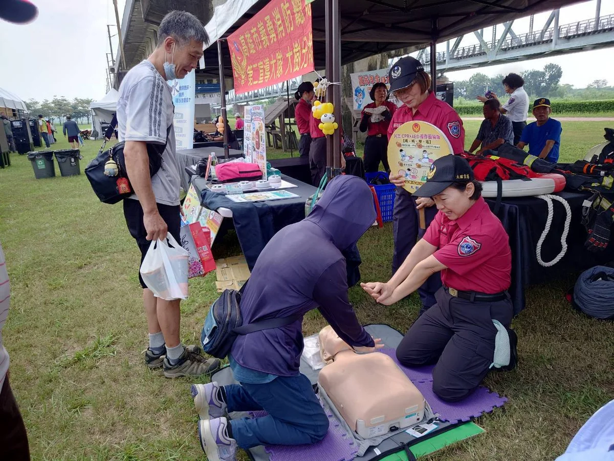 孩子穿上迷你消防衣 大樹生活節把防災帶進日常