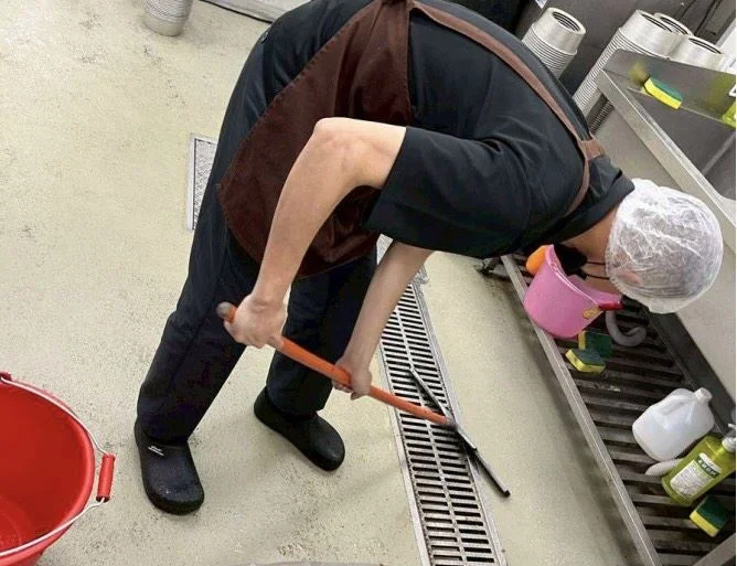 練了近兩年走進一般職場　阿輝靠洗滌工作站穩腳步