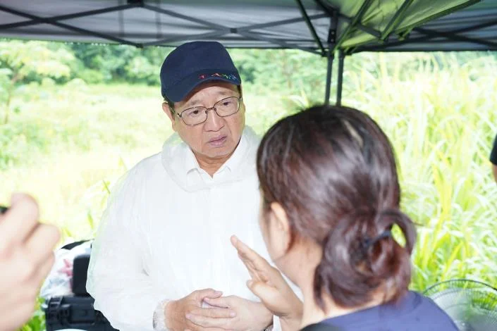 暴雨襲新竹縣 縣長楊文科奔赴第一線:救人第一、搶修優先