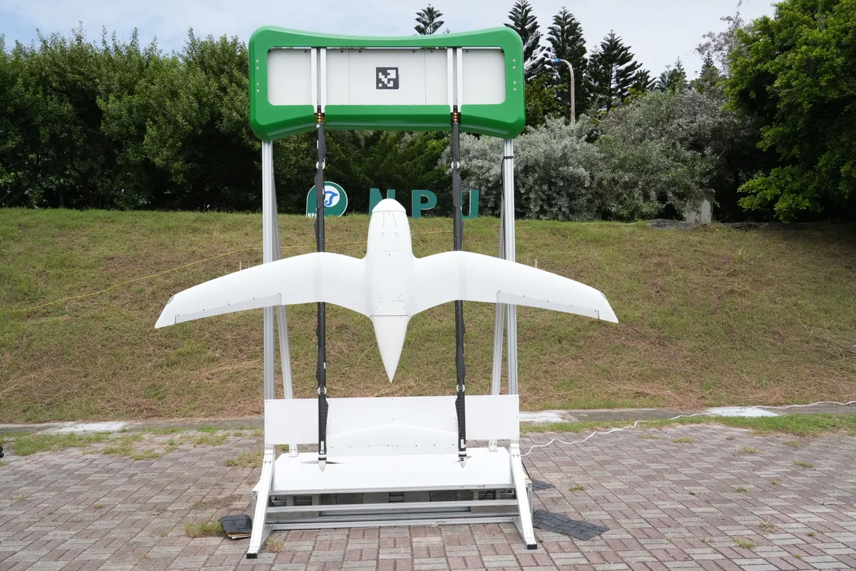 醫療物資飛越澎湖海面 無人機完成跨海運送展示