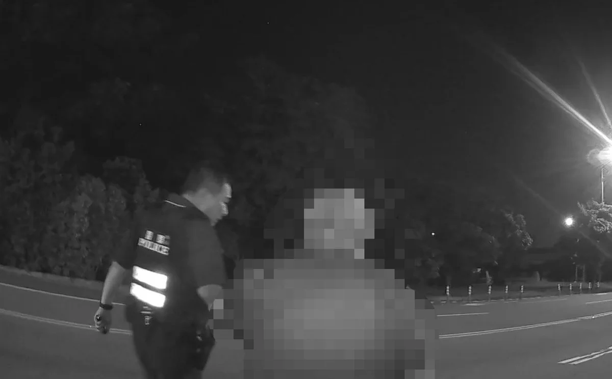 烈日下騎車迷了路 田中警載老翁和腳踏車平安返家