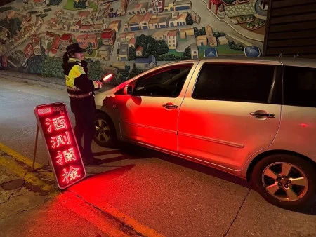 連江警攔查逆向車再查獲酒駕 車輛依法查扣