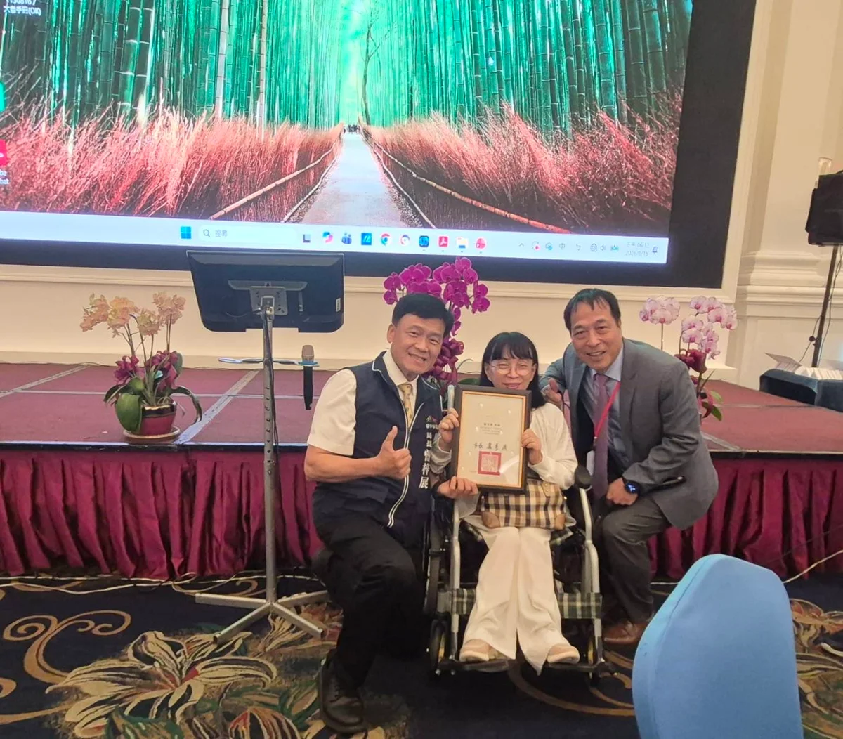 守在台中診間數十年　30位資深中醫師獲頒感謝狀