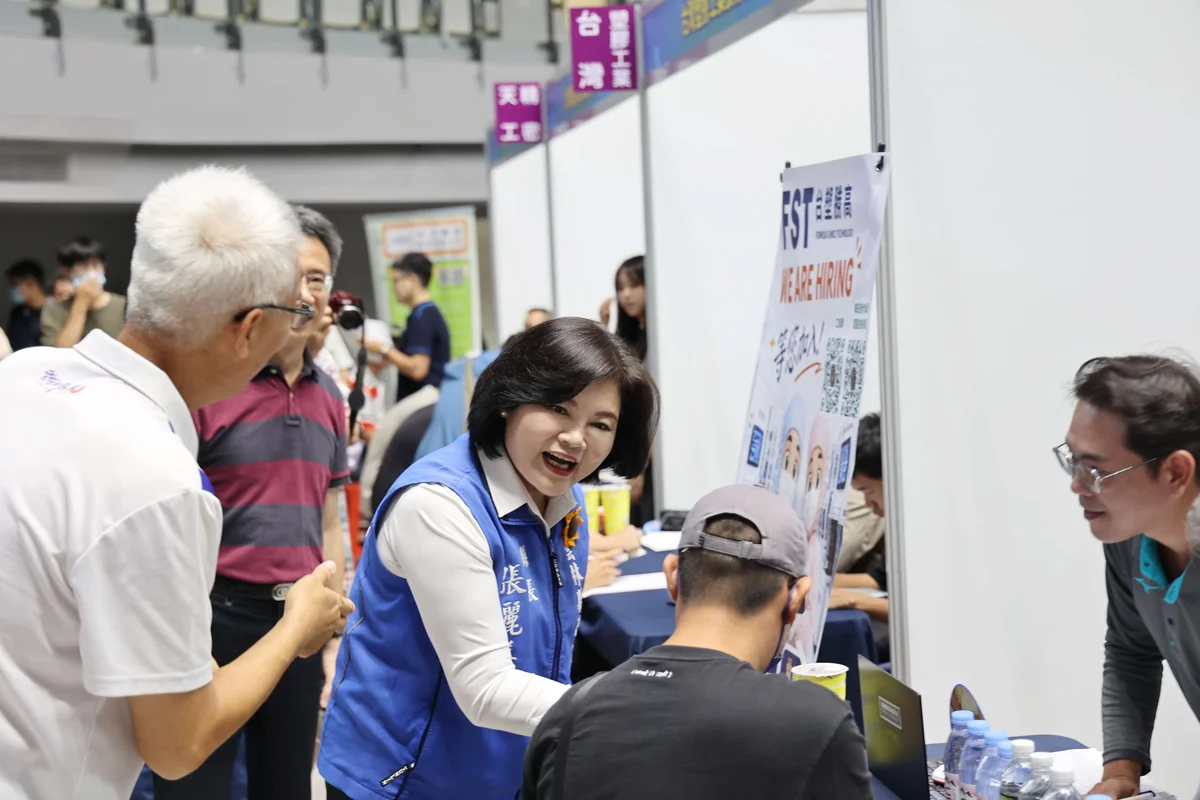雲林就博會湧進人潮 80家企業在縣立體育館釋出逾3,000職缺