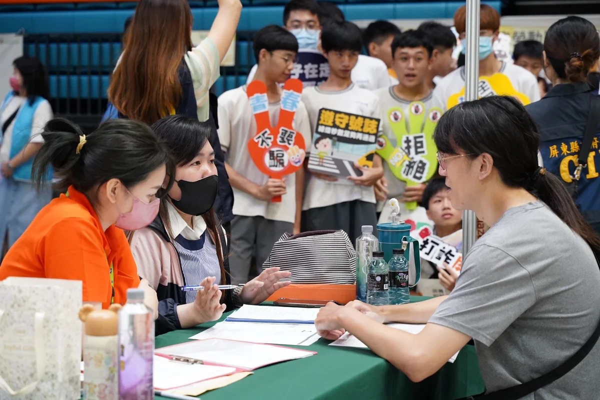 屏東體育館六日徵才　逾四十家廠商提供八百個工作