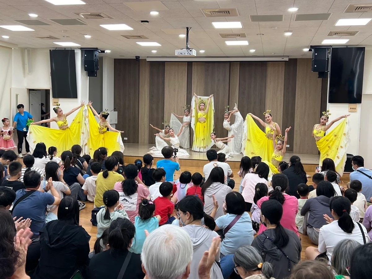 內埔社福館舞出反毒課 小紅帽學會向神祕糖果說不