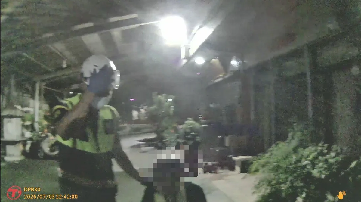 員林老婦路旁跌坐難起身　警消接力協助送醫