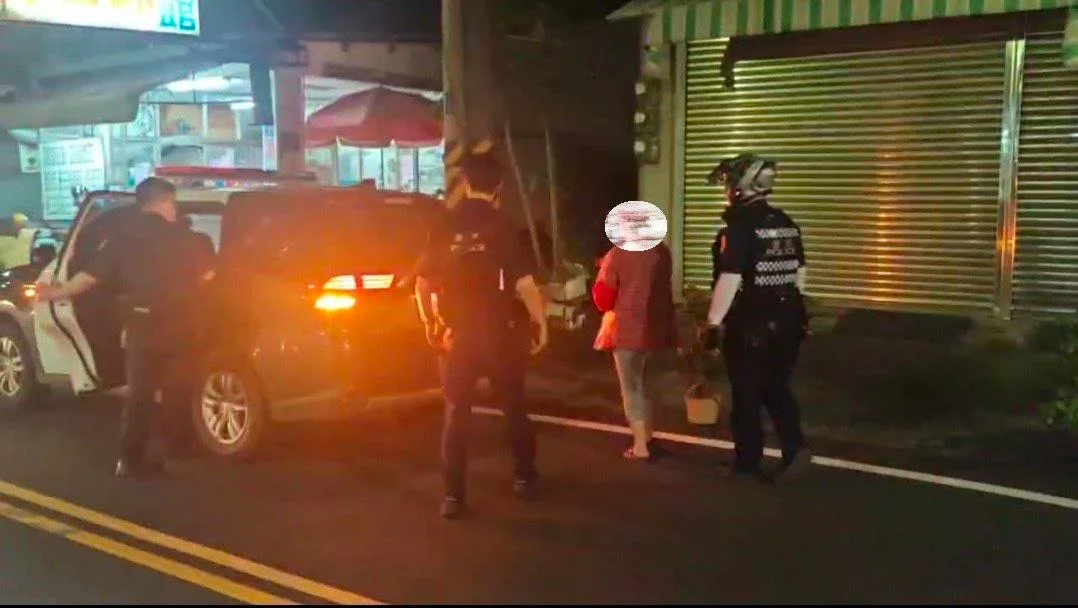 失智老婦深夜外出未歸 新化警循監視器平安尋回