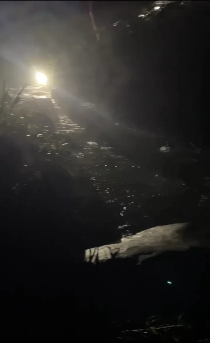 尖石石榴園露營區旁溪水暴漲　消防隊夜搜救回受困移工