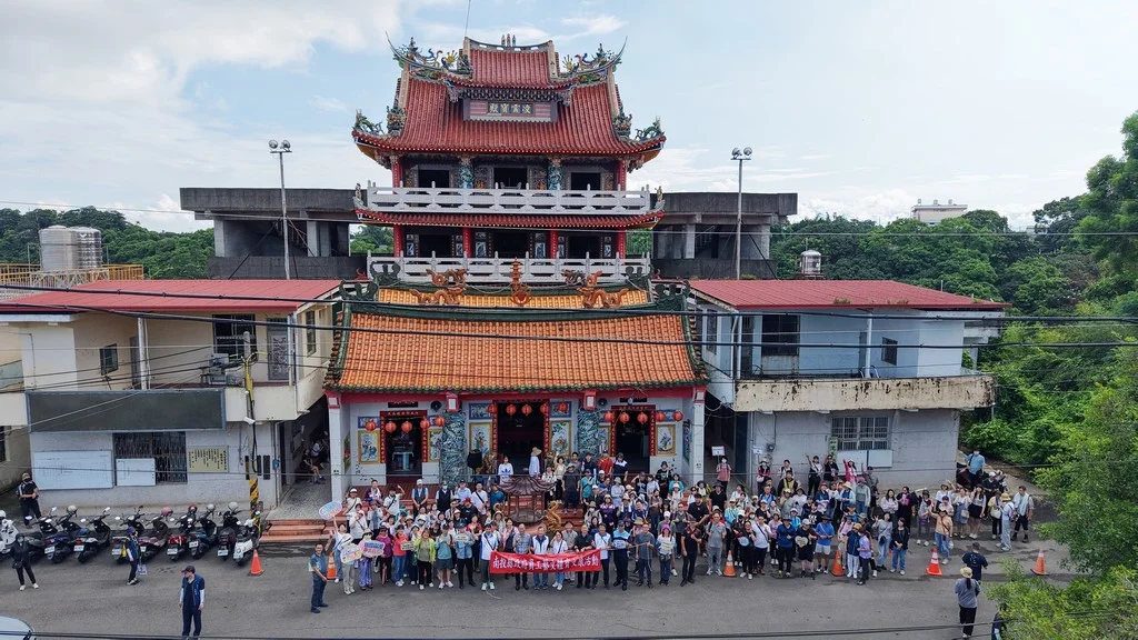 縣府約四百人走進藤山步道 兩梯次認識自然與鳳天宮工藝