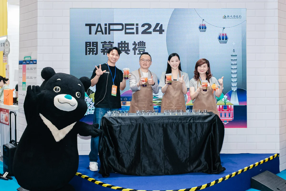 熊讚帶頭熱舞　2026臺北夏季旅展臺北館送出住宿券好禮