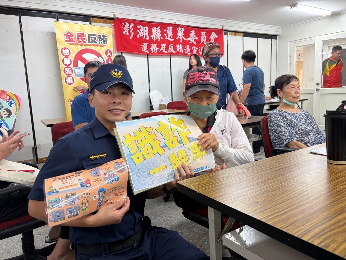 手作活動也談安全 文澳警把防詐與路口停讓帶進生活